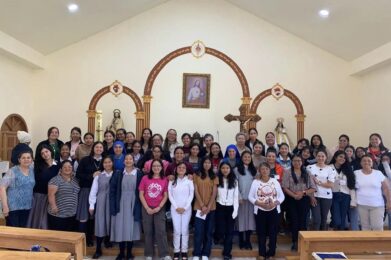 [ECUADOR] Ejercicios Espirituales mujeres en Semana Santa